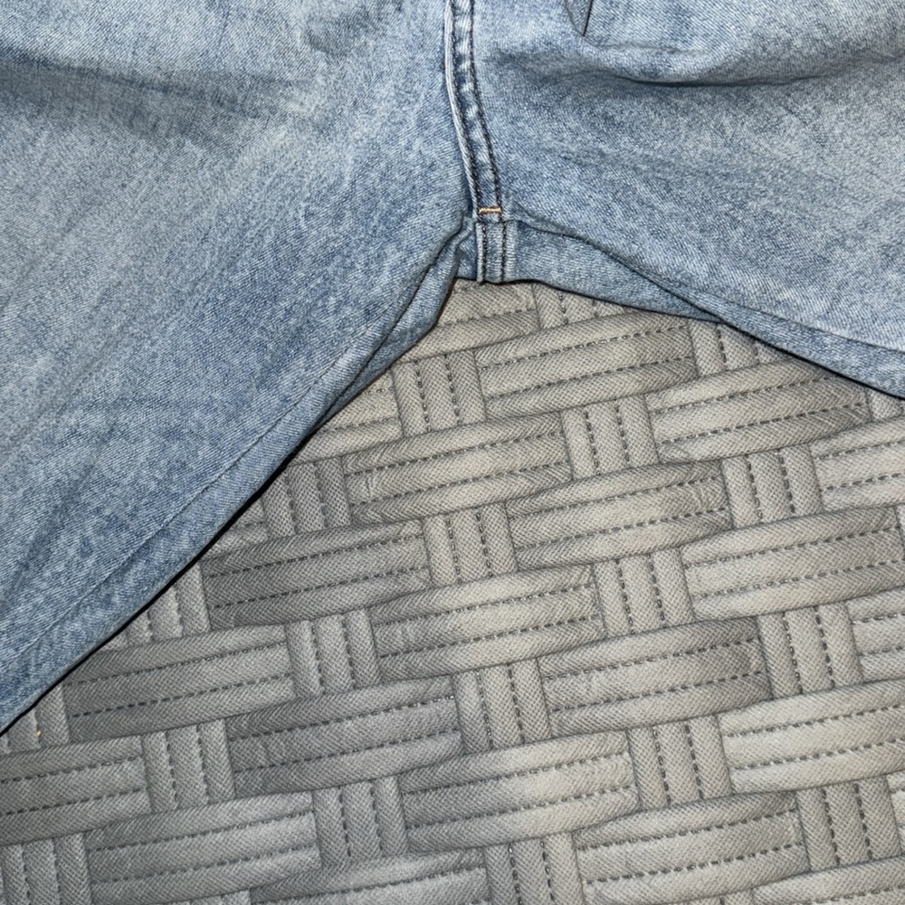 Embellished High Rise Jeans - Picture 3 of 3